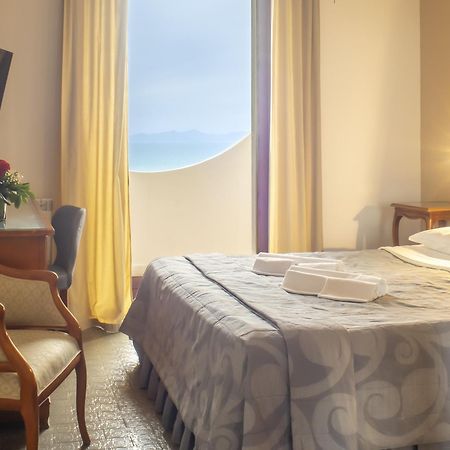 Hotel Sinuessa Terme Mondragone Exteriör bild