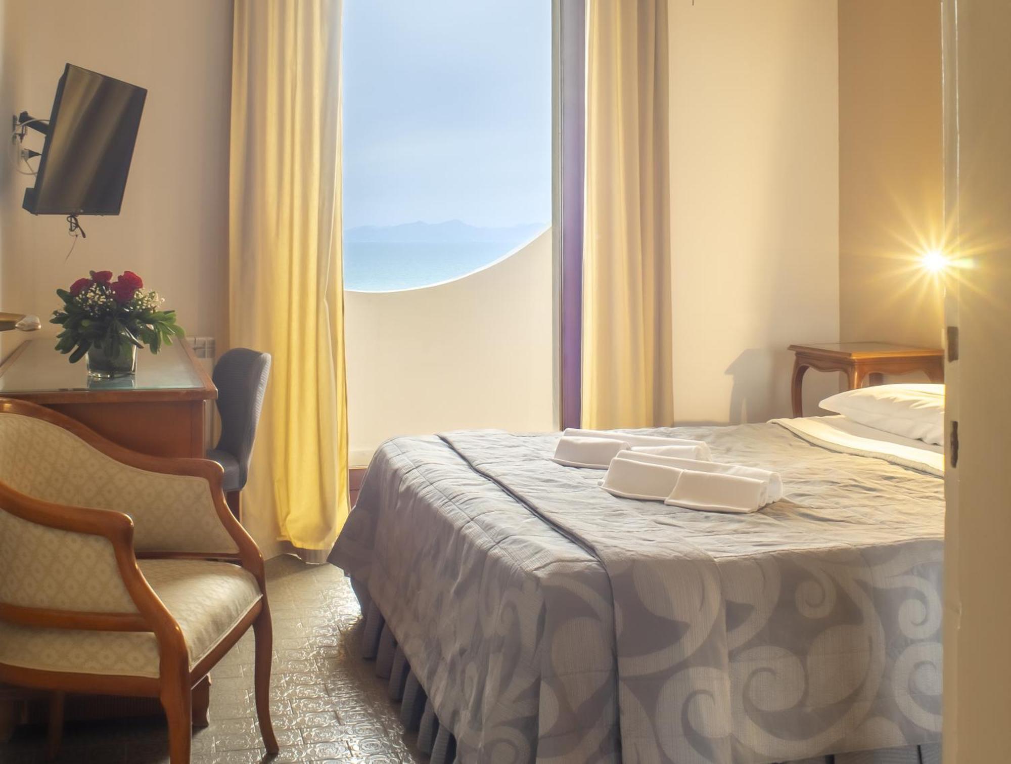 Hotel Sinuessa Terme Mondragone Exteriör bild